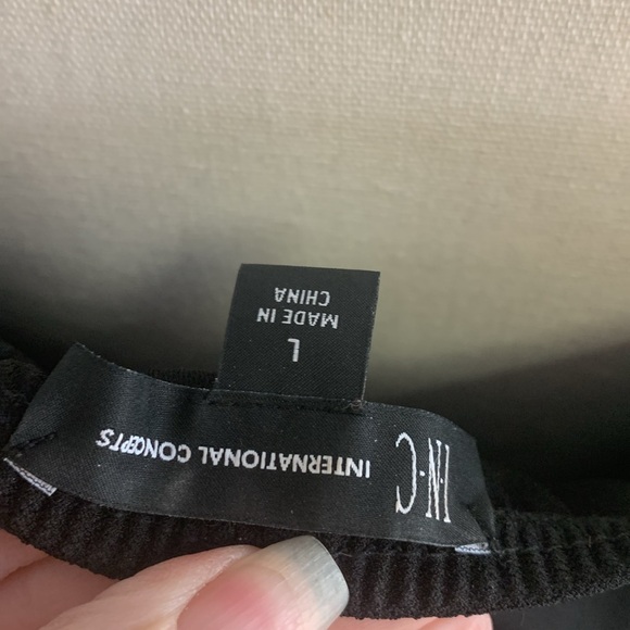 INC OFF SHOULDER Floral Embroidered Black Top - Picture 6 of 6